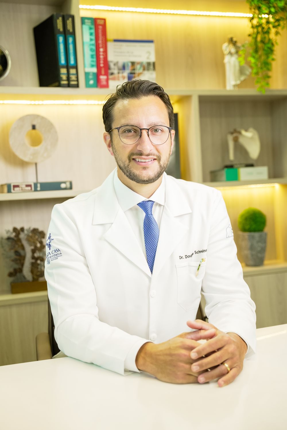 Dr. Douglas Schreiner no consultório